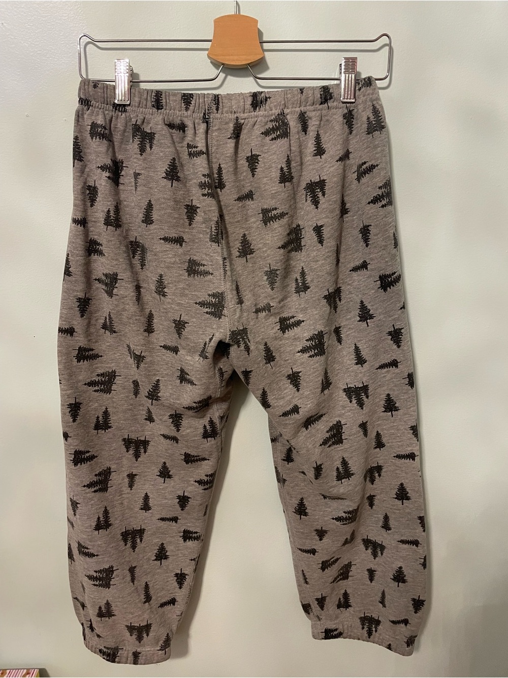 Tree-Print Roots Capri Sweatpants - Picture 2 of 5